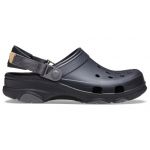 Оригинальные Crocs Classic All-Terrain Black — чёрные сабо с ремешком и прочной подошвой, вид сбоку
