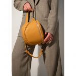 Кожаная сумка поясная-кроссбоди Vacation темно-желтый флотар, фото 1