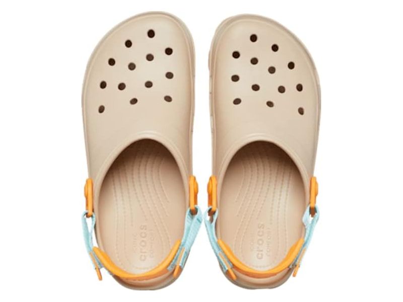 Crocs All-Terrain Black/Chai/Multi — вид сверху, эргономичная форма и вентиляционные отверстия