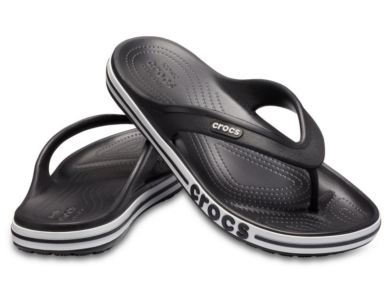 Пара Crocs Bayaband Flip Black — мужские и женские чёрные шлёпанцы Crocs, оригинал