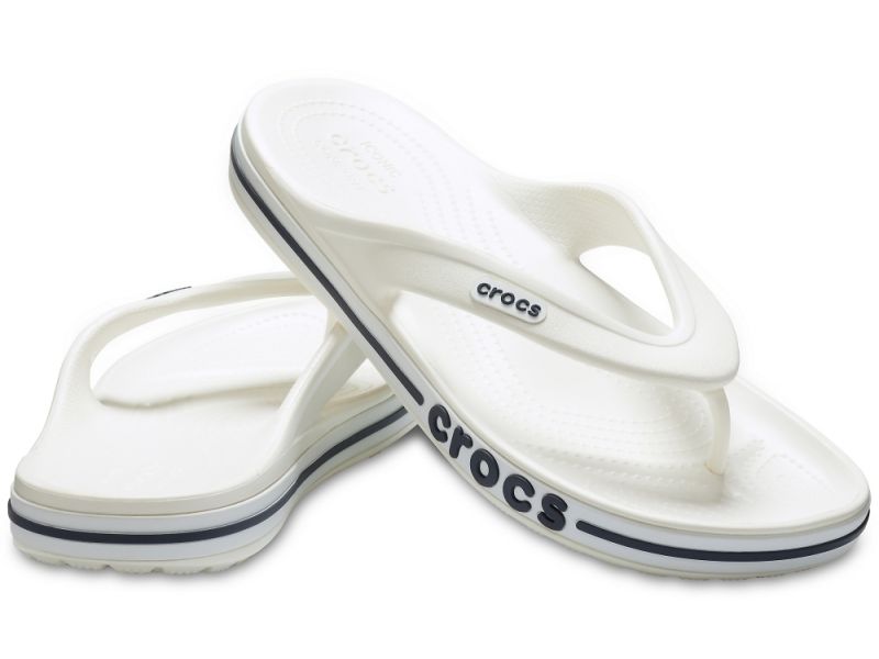 Пара Crocs Bayaband Flip White — универсальные белые шлёпанцы для мужчин и женщин, оригинал