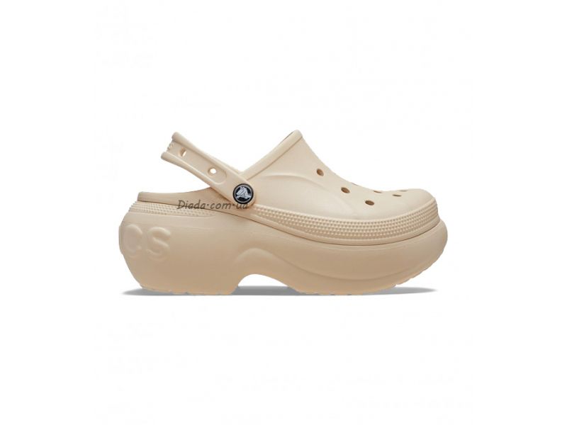 Оригинальные Crocs Bella Clog Bone — бежевые сабо на платформе, вид сбоку