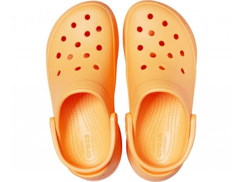 Верх оранжевых кроксов Crocs на платформе