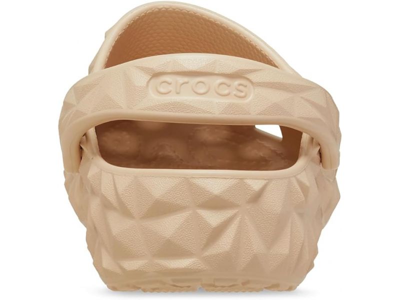 Задній вигляд Crocs Geometric Bone — зручна п’яткова підтримка
