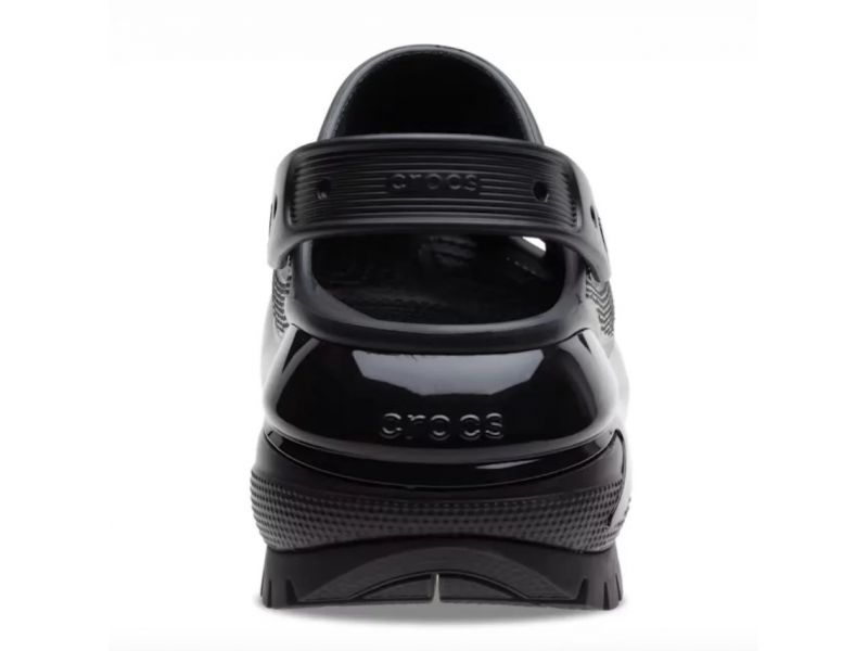 Кроксы на платформе черного цвета — вид сзади