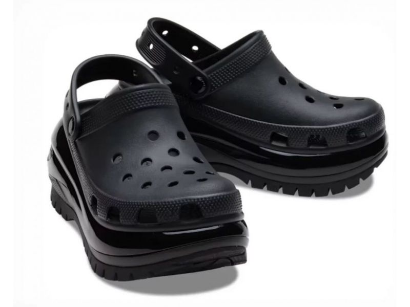 Пара черных Crocs Classic Mega Crush