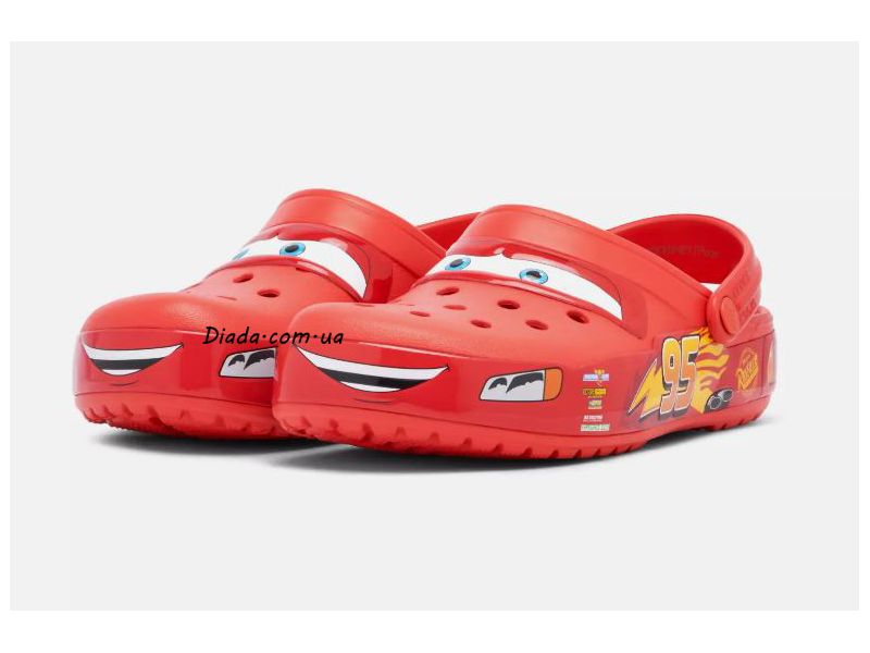 Crocs McQueen — фото пары на фоне diada.com.ua, официальная серия