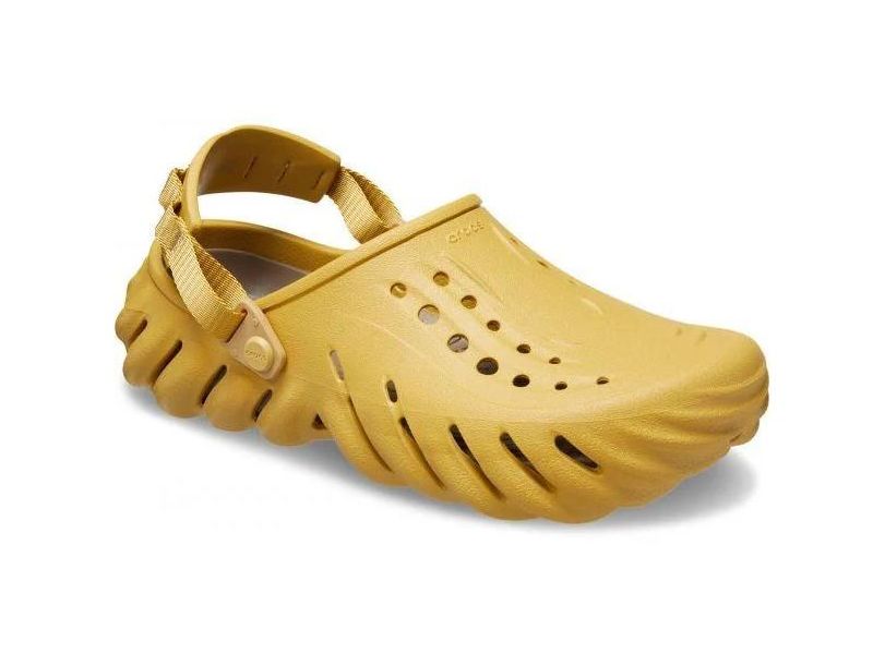 Сабо Crocs Echo Desert Grass — светло-песочный цвет, вид спереди, оригинал