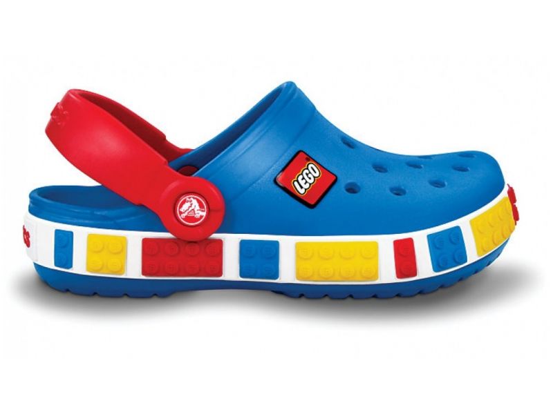 Детские Crocs LEGO бирюзовые с красной шлейкой, вид сбоку
