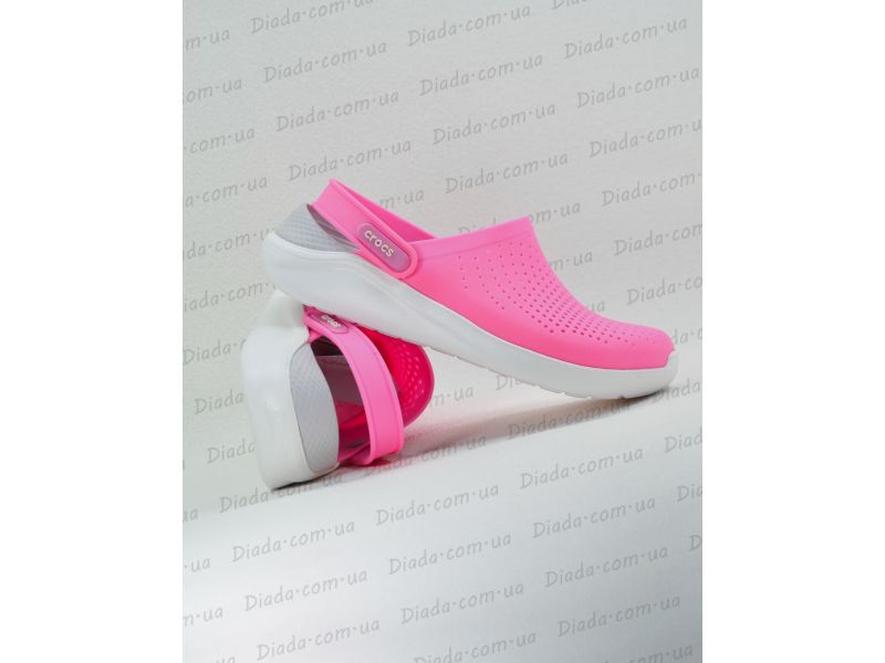 Crocs LiteRide Electric Pink вживую — вид сбоку