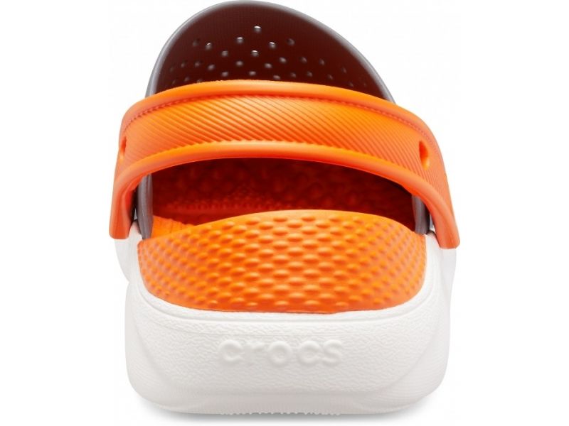 Детские сабо Crocs с белой подошвой и оранжевой шлейкой, задняя часть