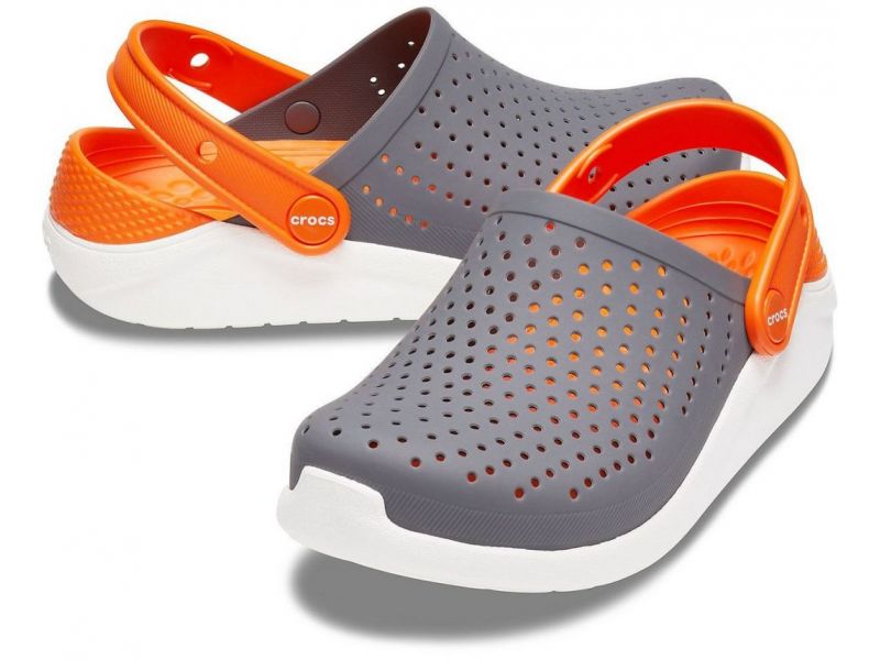 Пара детских Crocs Literide Charcoal/White на белом фоне