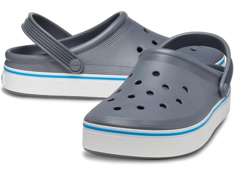 Пара Crocs Off Court Grey — удобные серые сабо унисекс