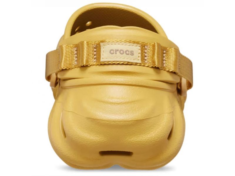 Кроксы Echo Desert Grass — бежевые, унисекс, вид сзади, оригинал