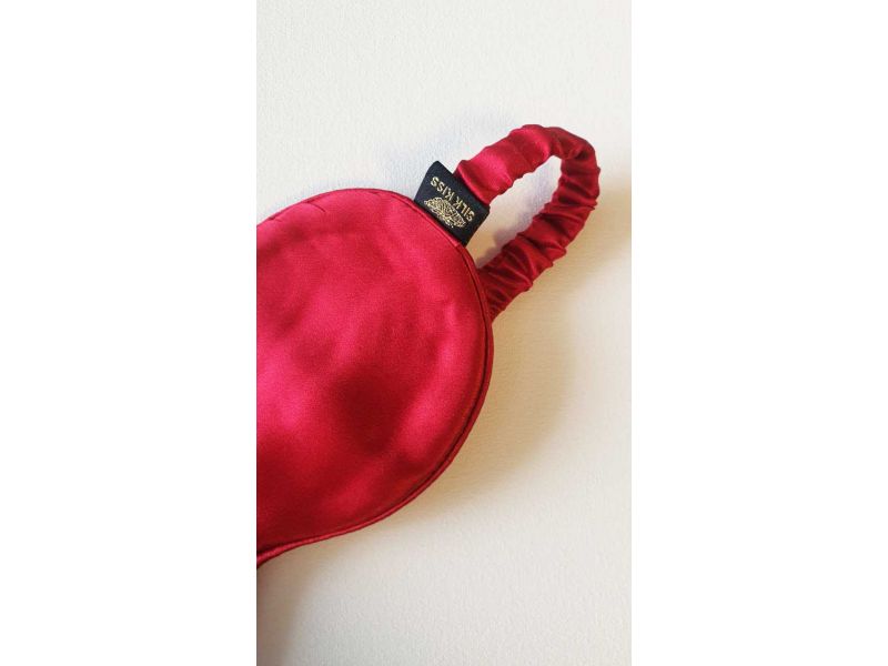 Шелковая маска для сна из натурального шелка Silk Kiss. Цвет красный, фото 3