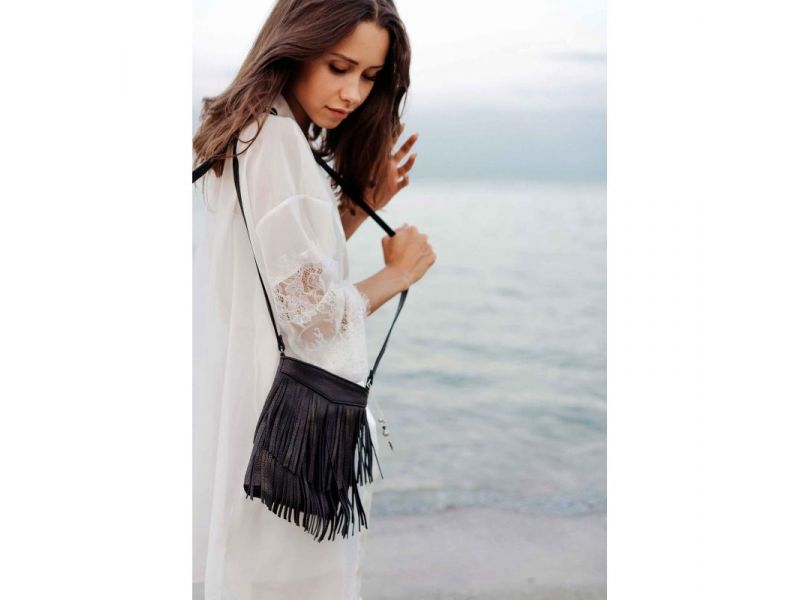 Кожаная женская сумка с бахромой мини-кроссбоди Fleco черная, фото 9