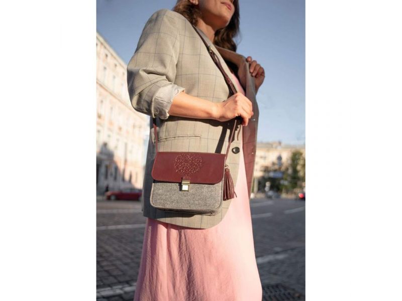 Фетровая женская бохо-сумка Лилу с кожаными бордовыми вставками, фото 7