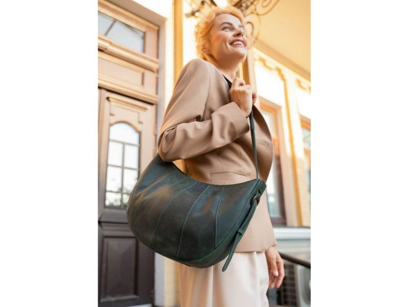 Кожаная женская сумка Круассан зеленая, фото 1