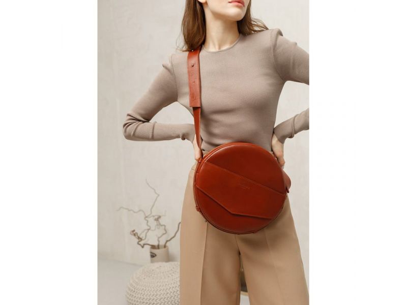 Кожаная женская круглая сумка-рюкзак Maxi светло-коричневая, фото 7