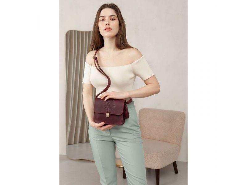 Кожаная женская бохо-сумка Лилу бордовая Crazy Horse, фото 6