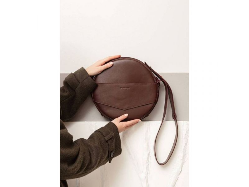 Кожаная женская круглая сумка-рюкзак Maxi бордовая, фото 8