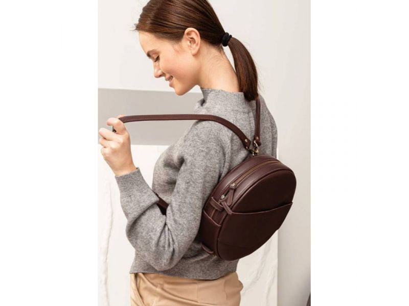 Кожаная женская круглая сумка-рюкзак Maxi бордовая, фото 9