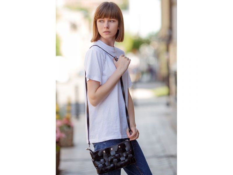 Кожаная плетеная женская сумка Пазл S угольно-черная, фото 6