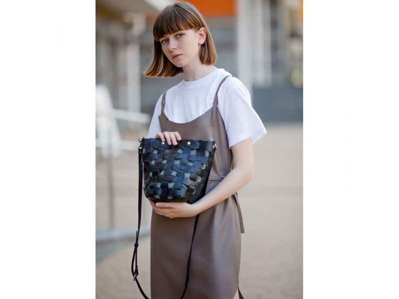 Кожаная плетеная женская сумка Пазл M черная Krast, фото 6