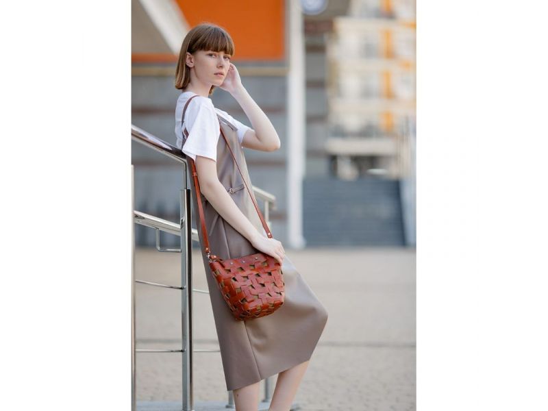 Кожаная плетеная женская сумка Пазл M светло-коричневая Krast, фото 7