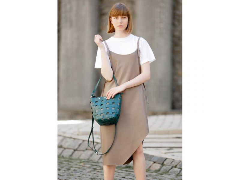 Кожаная плетеная женская сумка Пазл M зеленая Krast, фото 6