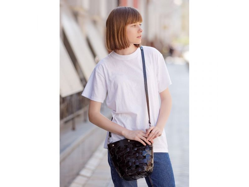 Кожаная плетеная женская сумка Пазл M угольно-черная, фото 6