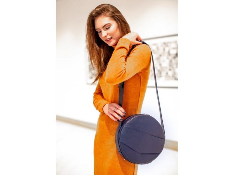 Кожаная женская круглая сумка-рюкзак Maxi темно-синяя, фото 10