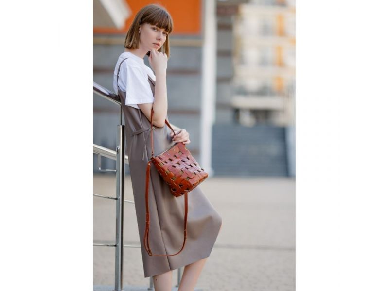 Кожаная плетеная женская сумка Пазл M светло-коричневая Krast, фото 8