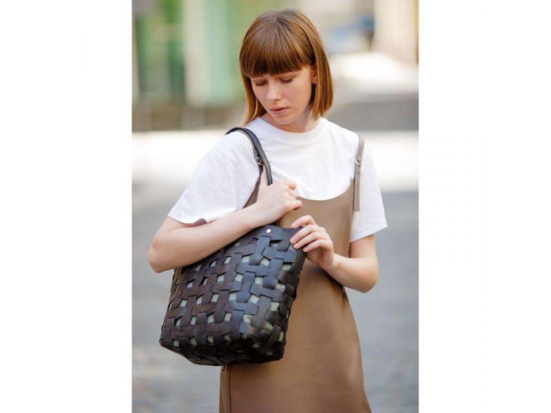 Кожаная плетеная женская сумка Пазл L черная Krast, фото 8
