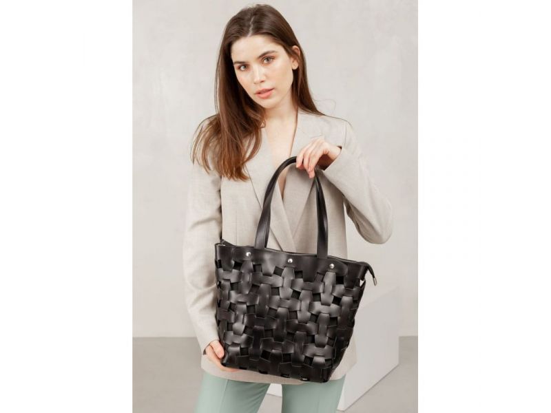 Кожаная плетеная женская сумка Пазл L угольно-черная, фото 7