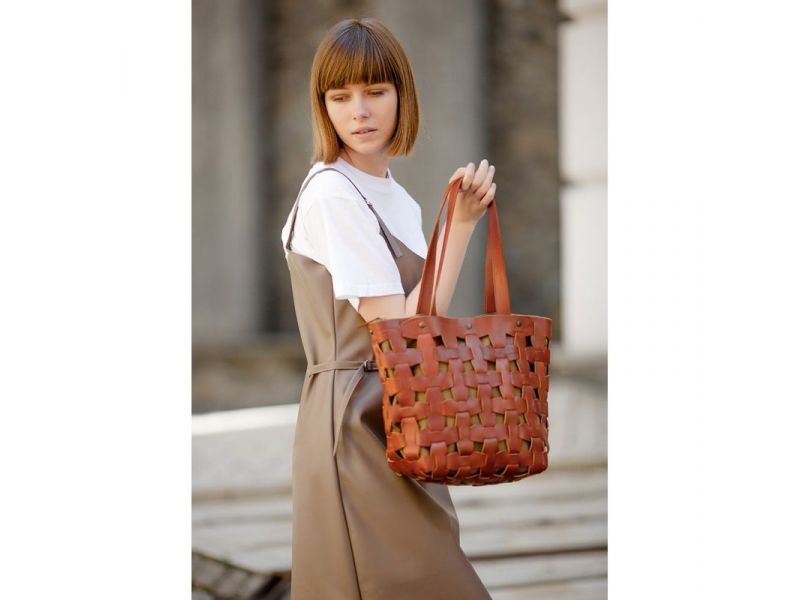 Кожаная плетеная женская сумка Пазл L светло-коричневая Krast, фото 1