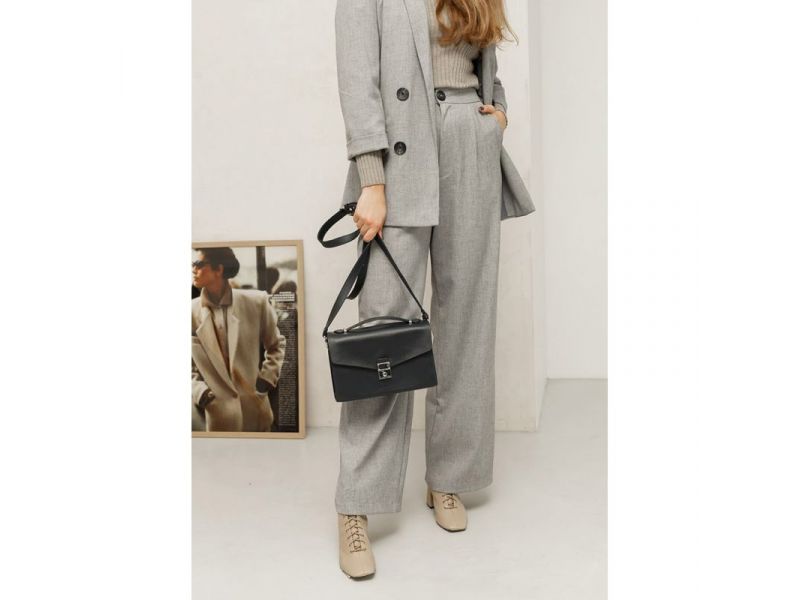 Женская кожаная сумка-кроссбоди Lola черная, фото 6