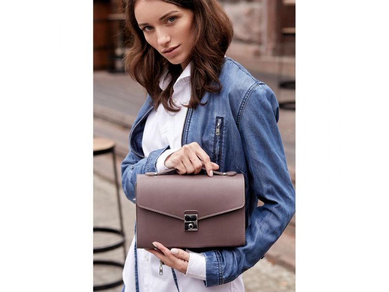 Женская кожаная сумка-кроссбоди Lola темно-бежевая, фото 1