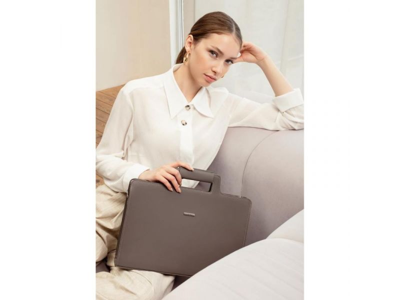 Женская кожаная сумка для ноутбука и документов темно-бежевая, фото 8