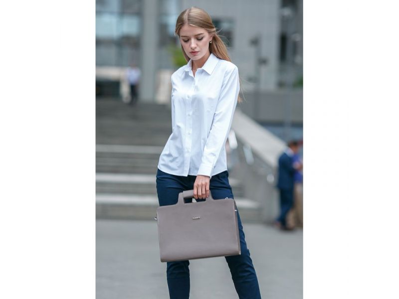 Женская кожаная сумка для ноутбука и документов темно-бежевая, фото 6