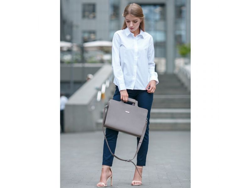 Женская кожаная сумка для ноутбука и документов темно-бежевая, фото 7