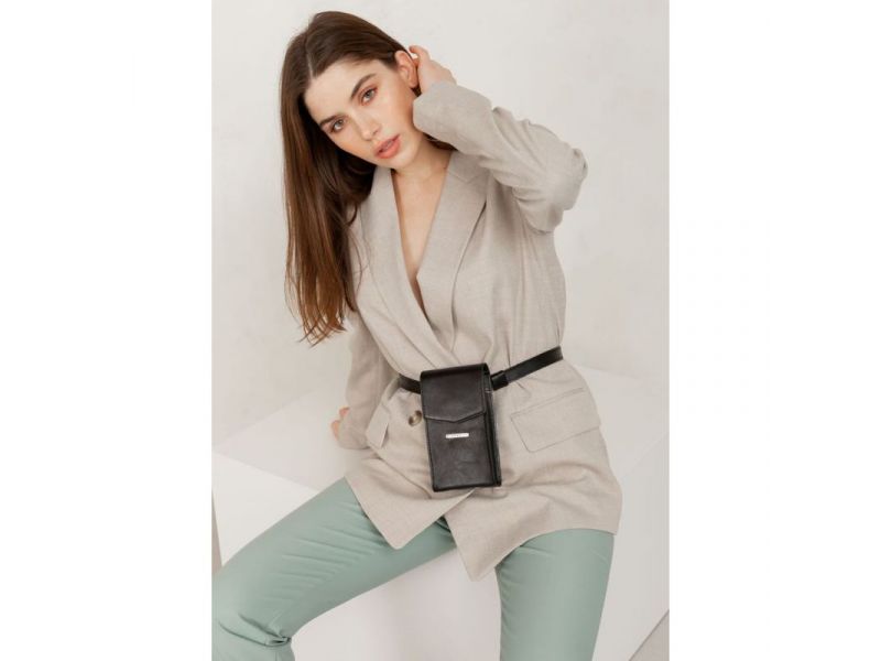 Вертикальная женская кожаная сумка Mini черная поясная/кроссбоди, фото 7