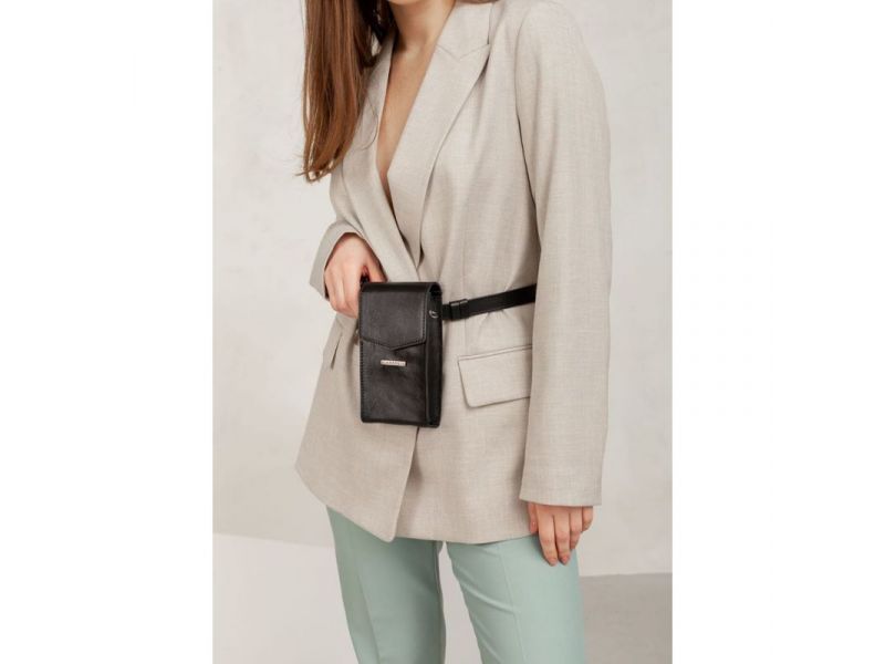 Вертикальная женская кожаная сумка Mini черная поясная/кроссбоди, фото 8