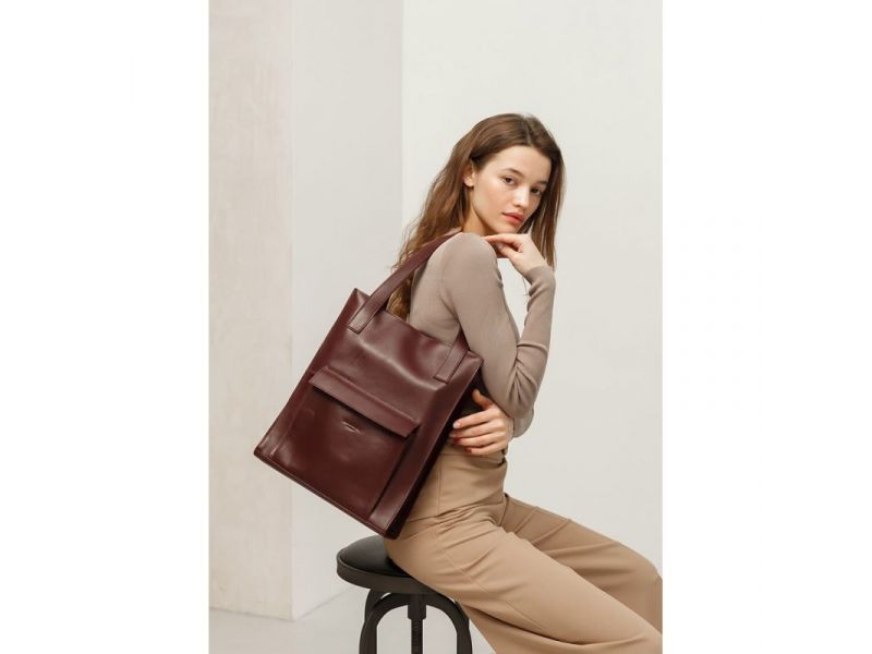 Кожаная женская сумка шоппер Бэтси с карманом бордовая Краст, фото 4