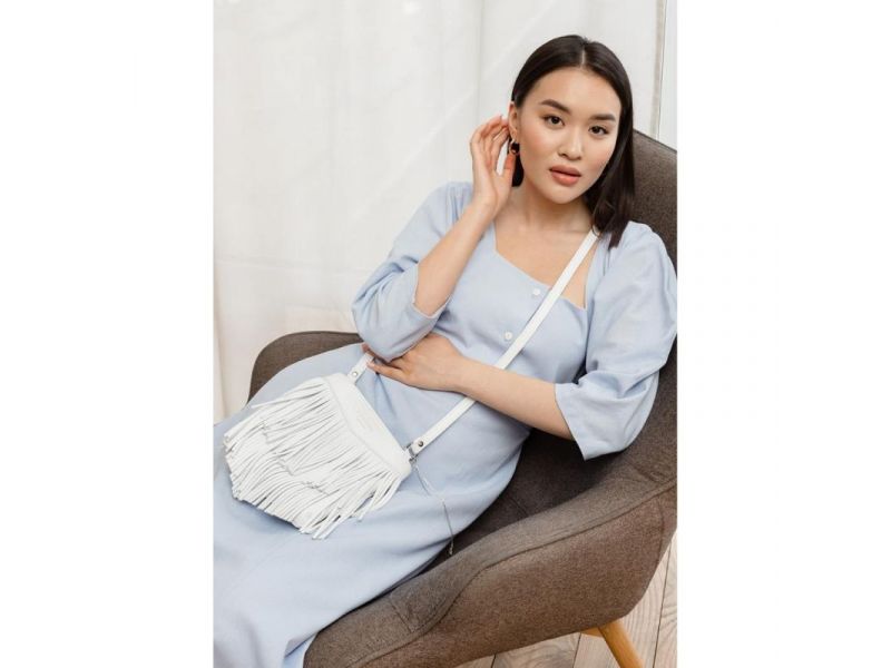 Кожаная женская сумка с бахромой мини-кроссбоди Fleco белая, фото 7