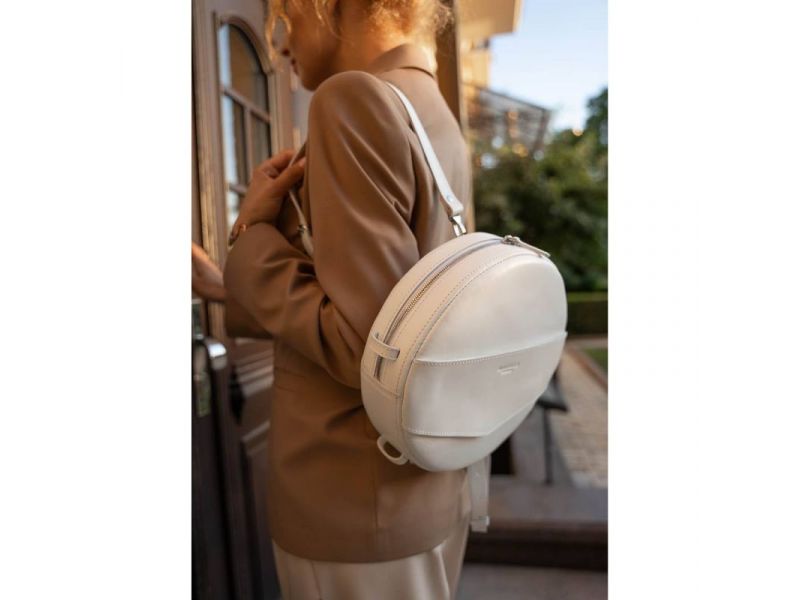 Кожаная женская круглая сумка-рюкзак Maxi белая, фото 10