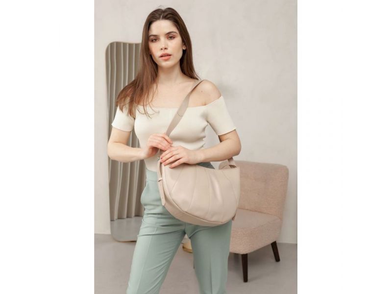 Кожаная женская сумка Круассан светло-бежевая, фото 6