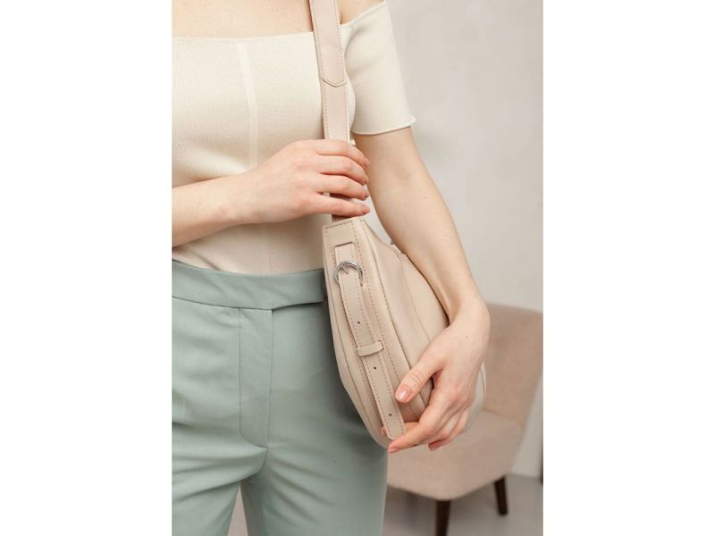 Кожаная женская сумка Круассан светло-бежевая, фото 9