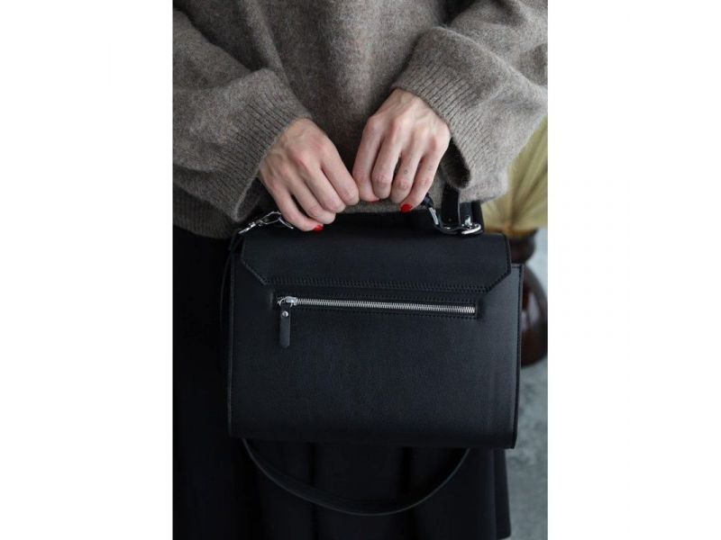 Женская кожаная сумка Classic черная, фото 6