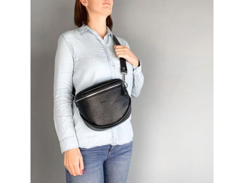 Кожаная сумка поясная-кроссбоди Vacation черная флотар, фото 6